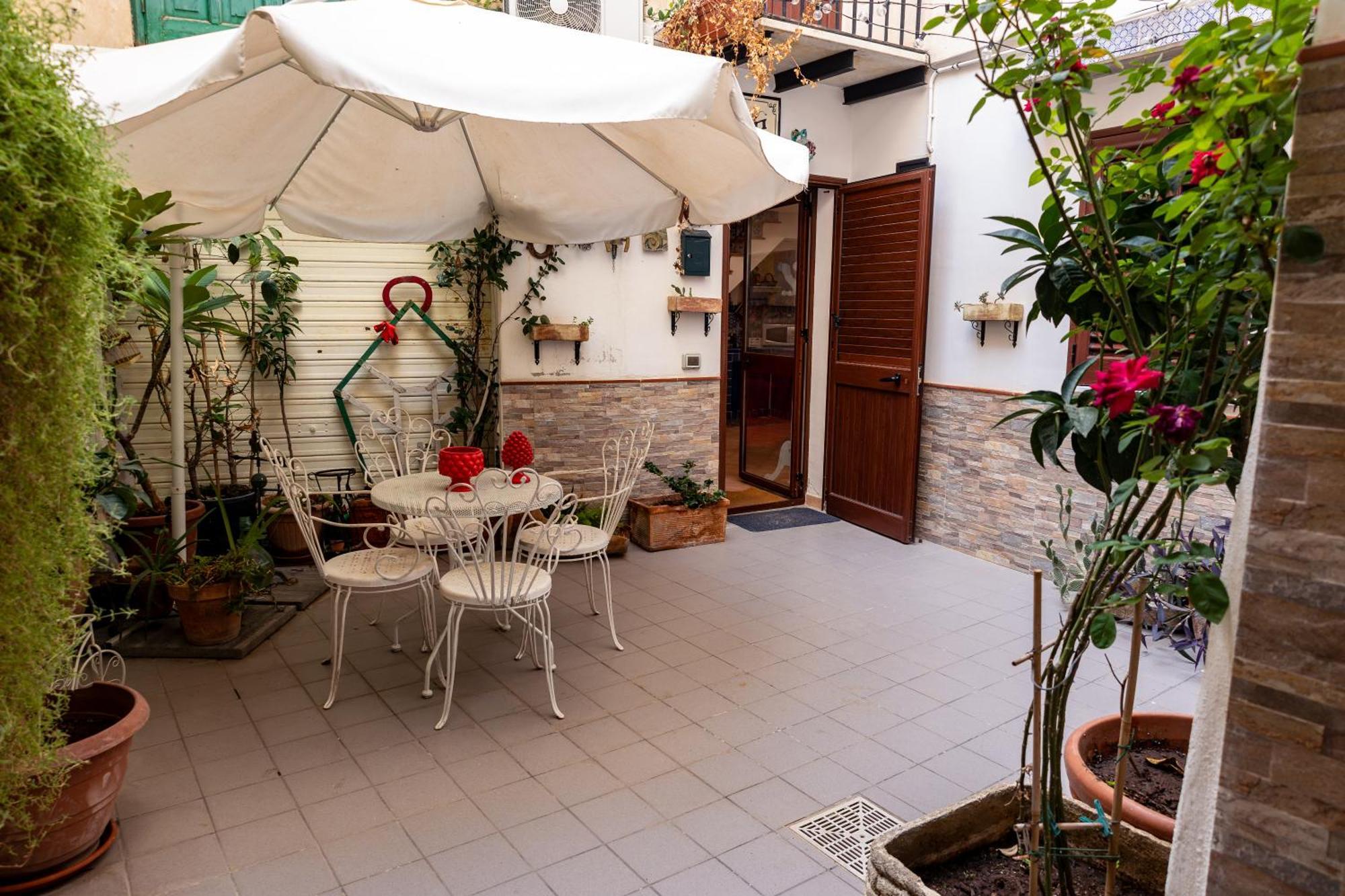 Daria'S Home Apartament Palermo Bagian luar foto