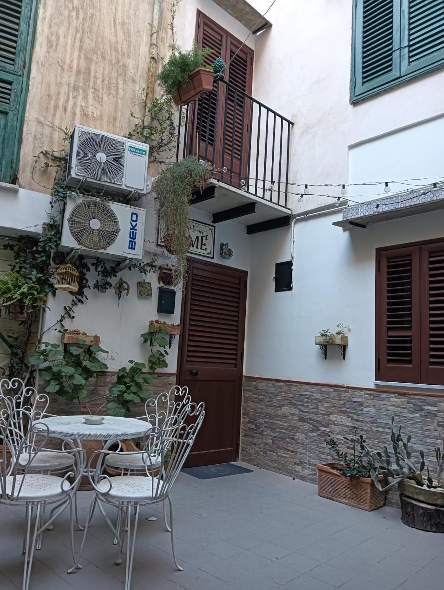 Daria'S Home Apartament Palermo Bagian luar foto